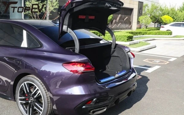 Audi A5L trunk space Audi A5L trunk space